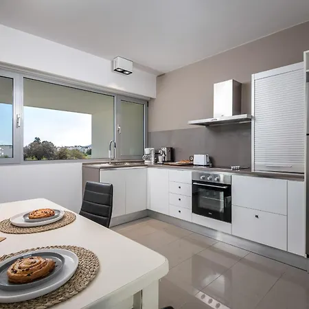 Ippolitus Feliz * 코스 타운